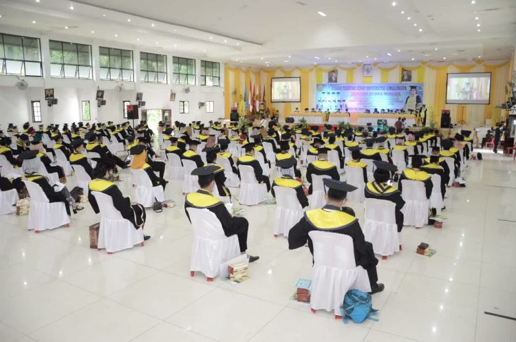 USI Pematangsiantar Gelar Wisuda.