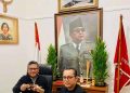 Hasto Kristiyanto Sekjen DPP PDI Perjuangan dengan Deddy Yefry Hanteru Sitorus, Anggota DPR RI dari PDIP.