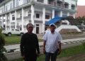 Frits Ulindo Simanjuntak dan Halomoan Napitupulu berharap Pemkab Toba segera mengambil tindakan terhadap kegiatan reklamasi dibibir pantai Danau Toba di Lingkungan Pardede Onan Balige.