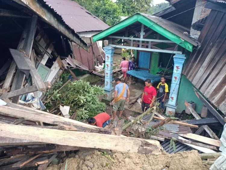 Tanah longsor yang terjadi di Kabupaten Deli Serdang, Sumatra Utara, menyebabkan jatuhnya korban jiwa.