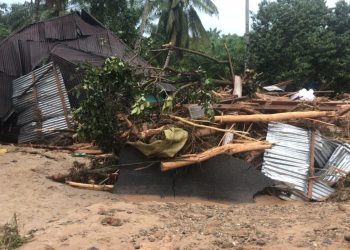 Salah satu rumah warga rusak akibat banjir di Padang Lawas