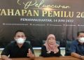 Ketua KPU Pematang Siantar Daniel Dolok Sibarani didampingi anggotanya, Nurbaiya dan Christian Beny Panjaitan.(f:ist/konstruktif)