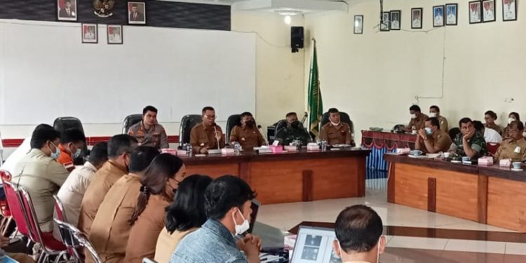 Pemkab Toba menngelar Rakor penanganan bencana alam di Kabupaten Toba.(f:ist/konstruktif)