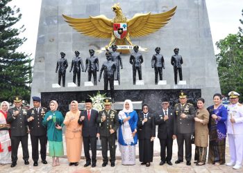 Wali Kota Pematang Siantar Mengikuti Upacara Peringatan Hapsak di Tugu Letda Sujono (f:ist/konstruktif)