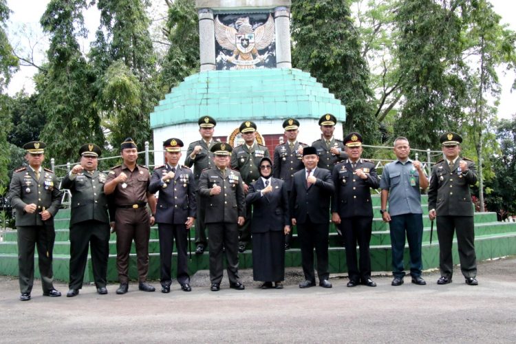 Wali Kota Pematang Siantar dan Forkopimda Plus (f:ist/konstruktif)