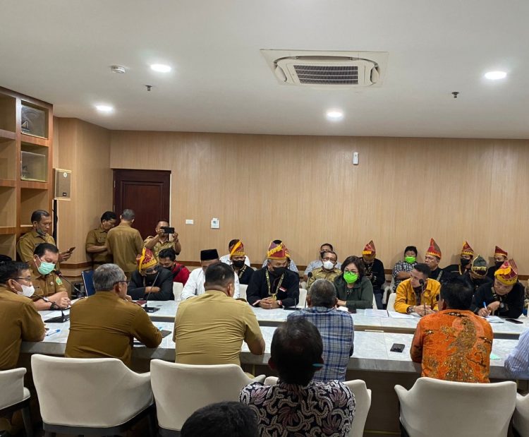Rakor dan konsultasi bersama berlangsung di Seketariat Biro Otda Pemprovsu di Medan.(f:ist/konstruktif)