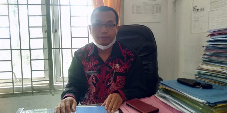 Manogihontua Gultom, Kepala Bidang Pasar Rakyat Dinas Koperasi, Perdagangan dan Perindustrian Kabupaten Toba (f:ist/konstruktif)