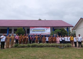 Bupati Toba Poltak Sitorus, meninjau pelaksanaan Pendidikan dan Pelatihan (Diklat) Metode "Gasing" di SMP Negeri 3 Tambunan, Balige (f:ist/konstruktif)