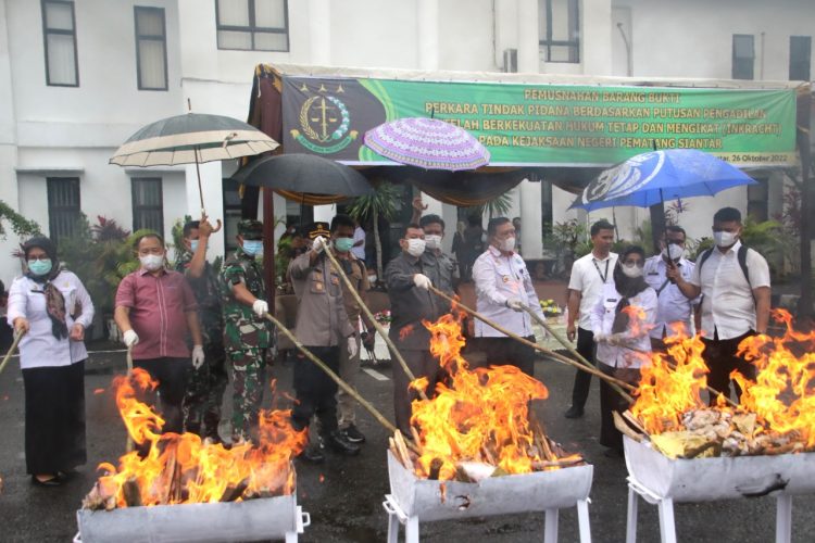 Kejaksaan Negeri memusnahkan barang bukti narkoba (f:ist)