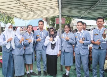 Wali Kota Pematangsiantar bersama Siswa-Siswi SMAN 2 Pematangsiantar (f:ist/konstruktif)