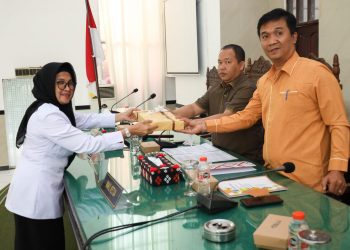 dr Susanti bersama DPRD Bahas R-APBD Pematang Siantar 2023 (f:ist/konstruktif)