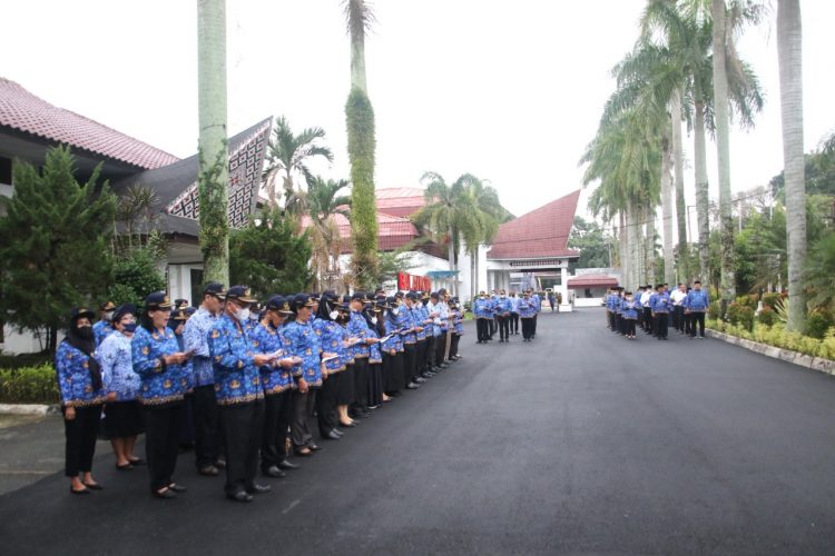 Upacara di halaman Kantor Balai Kota (f:ist/konstruktif)