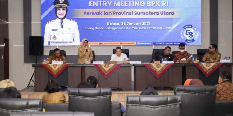 dr Susanti Dewayani SpA menghadiri Entry Meeting Bersama Badan Pemeriksa Keuangan Perwakilan Provinsi Sumatera Utara (f:ist/konstruktif)