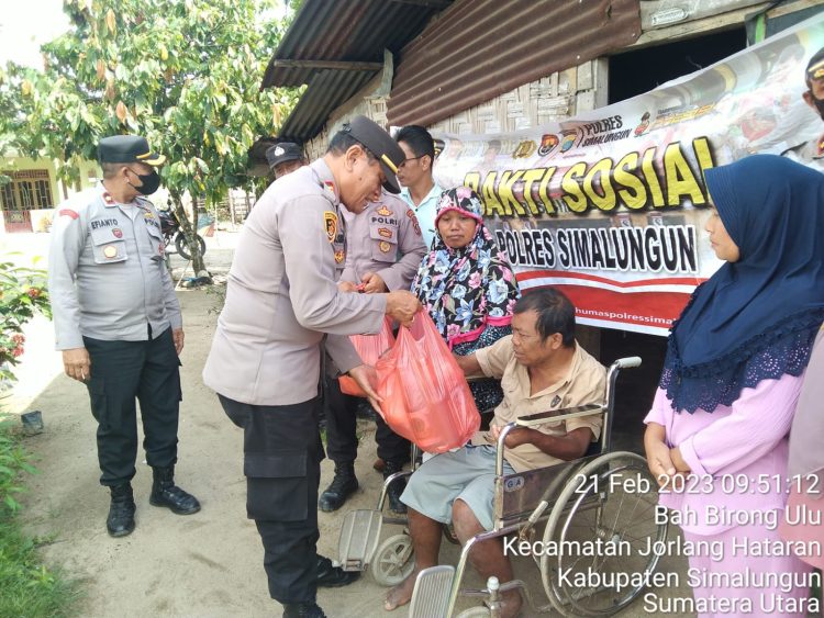 Kegiatan pembinaan terhadap masyarakat yang tinggal di daerah kumuh (f:ist/konstruktif)