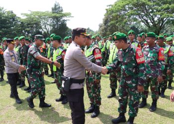 Menyampaikan apresiasi dan trimaksih kepada seluruh personel gabungan TNI-Polri dan Sat Pol-PP (f:ist/konstruktif)